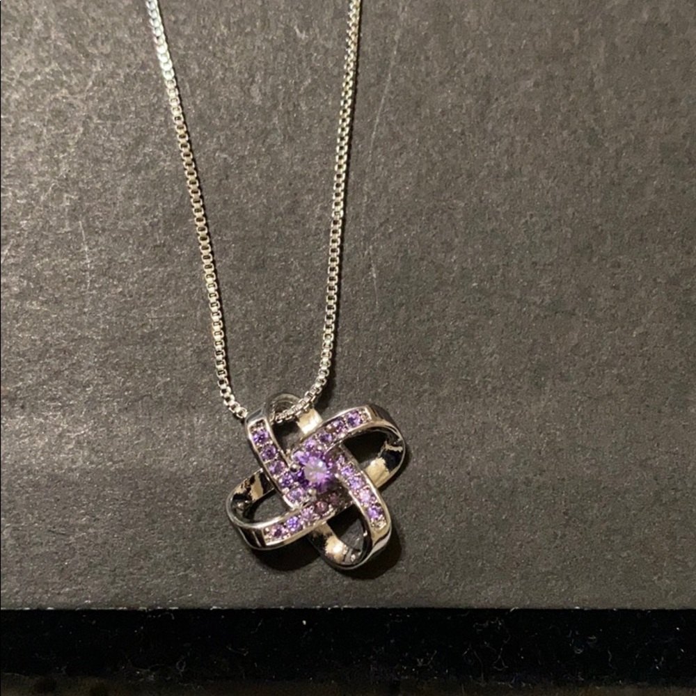 Knot necklace